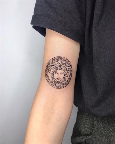 versace tattoo significado|versace head tattoo.